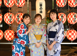 玄関前「提灯」